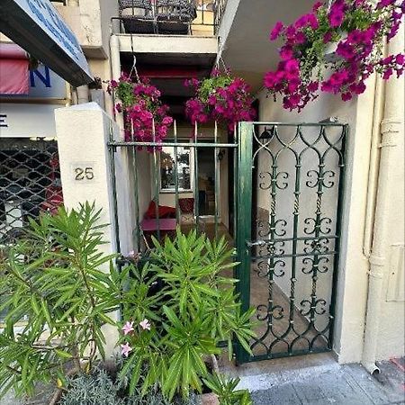 A Pousada Crew Key West Antibes Exterior foto